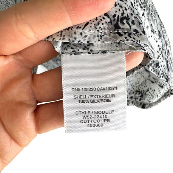 Joie Newbury Black White Print Off The Shoulder 100% Silk Flowing Blouse Top - Picture 11 of 12